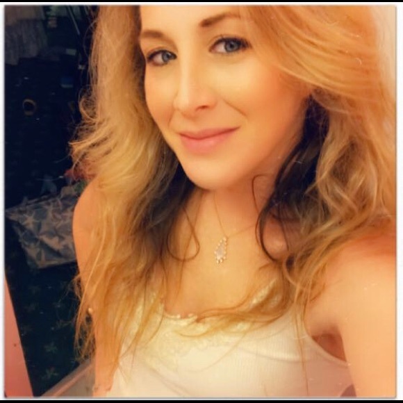 Meet your Posher, Libby - Picture 10 of 16